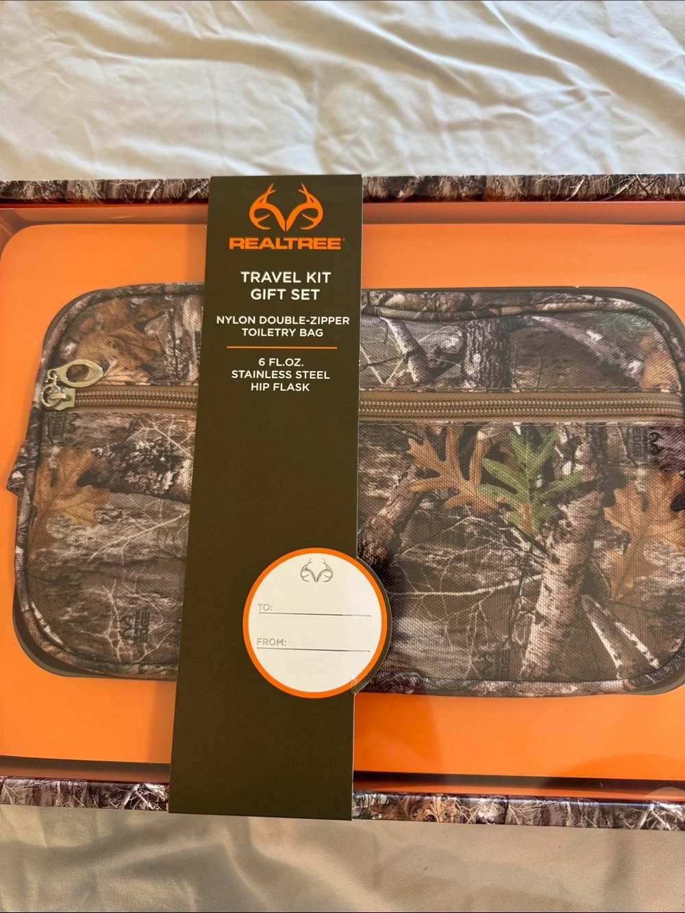 Realtree Camo Travel Gift Set with Nylon Double Zipper Toiletry Bag and Flask